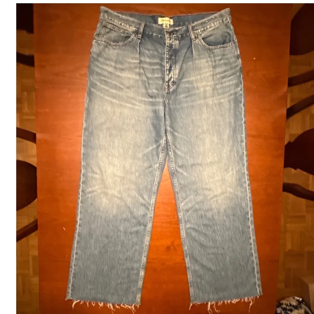 Madewell jeans 32 Low-slung baggy pleated Billings airy denim raw hem wide‎ leg